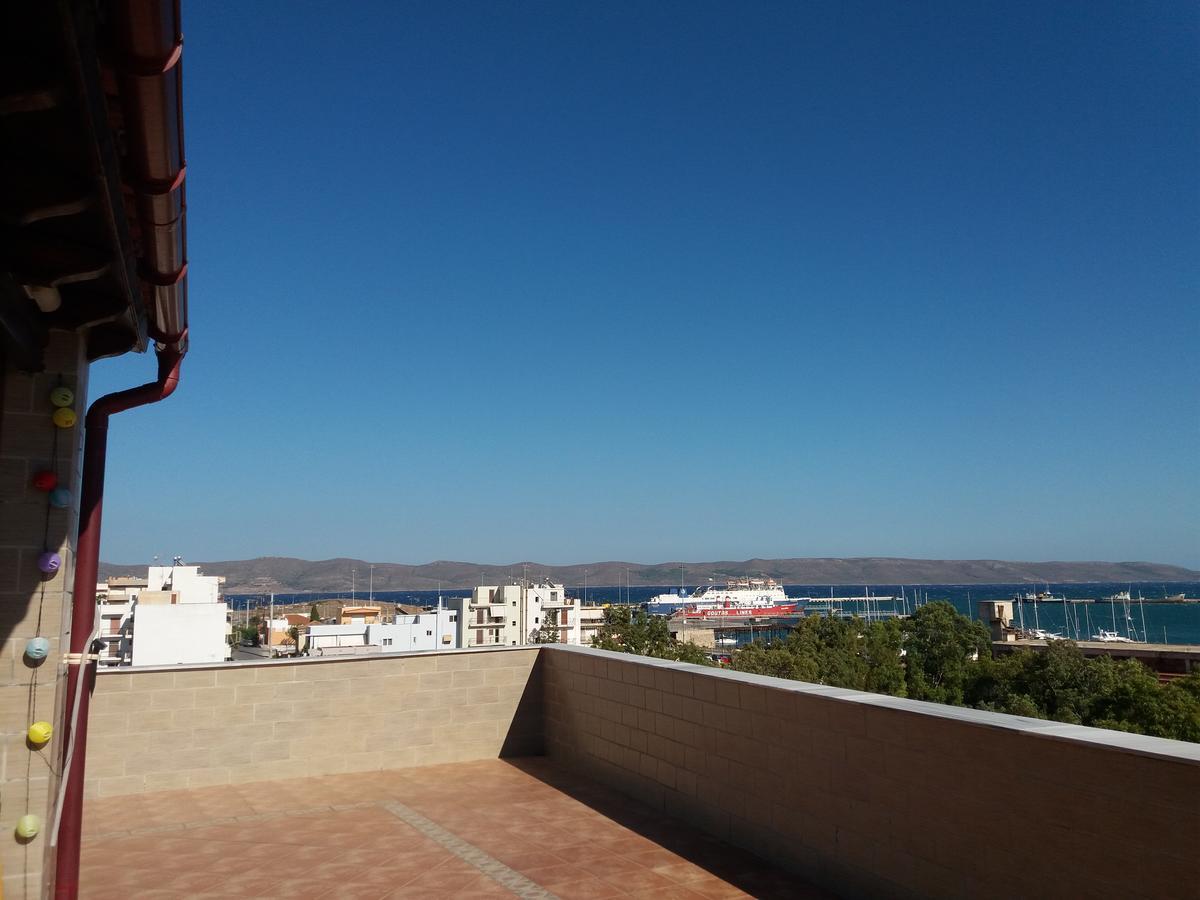 Nikolakakis Rooms Lavrio Esterno foto