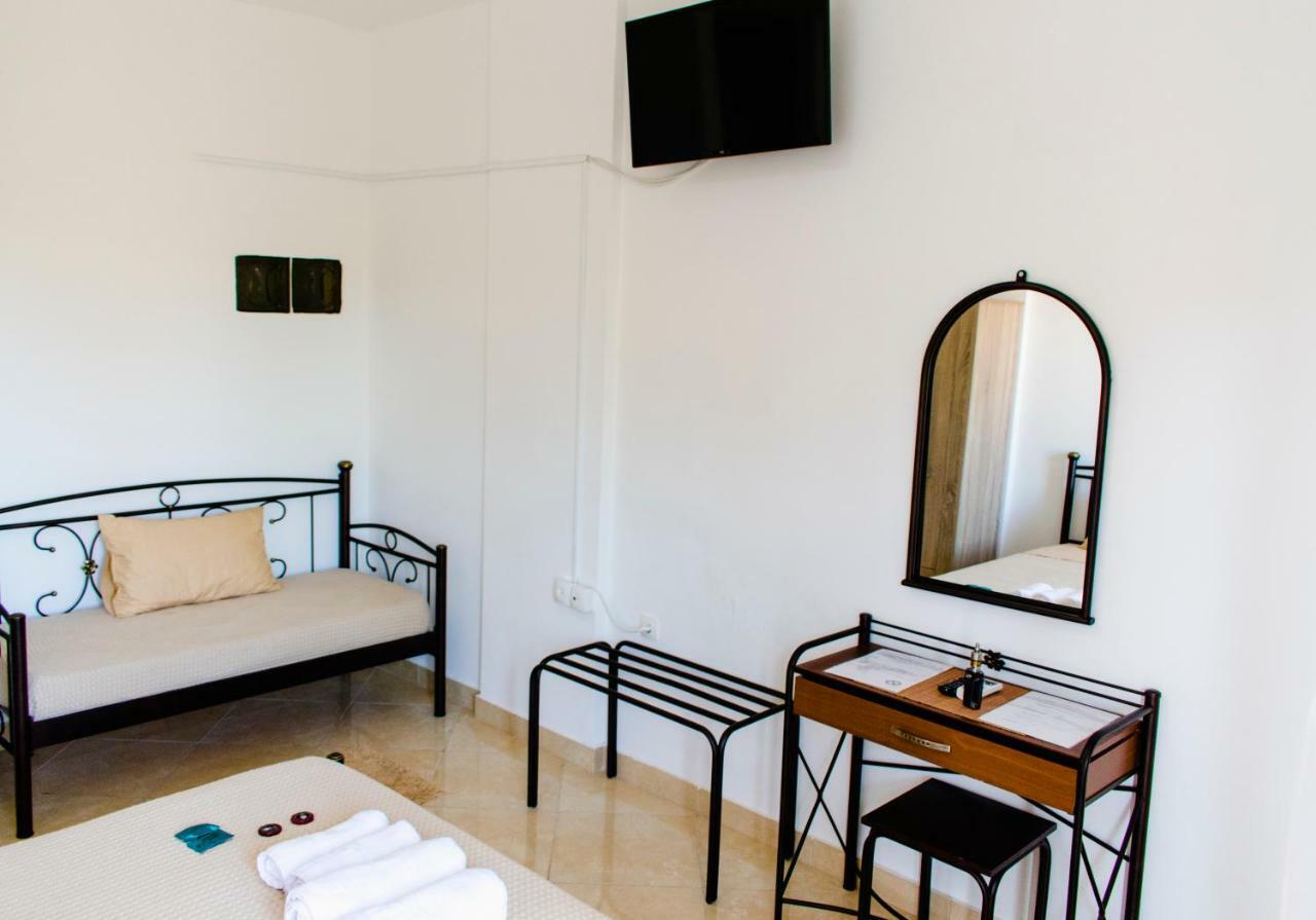 Nikolakakis Rooms Lavrio Esterno foto